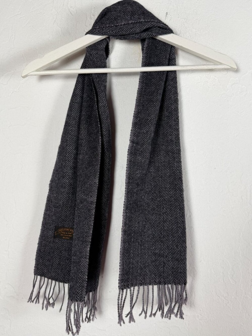 100% Pure Wool Herringbone Scarf Gray Black Fringe Unisex Winter 48x11